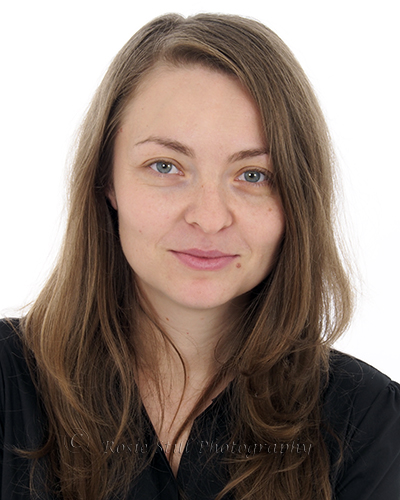 Headshot of drama student Irina Munteanu